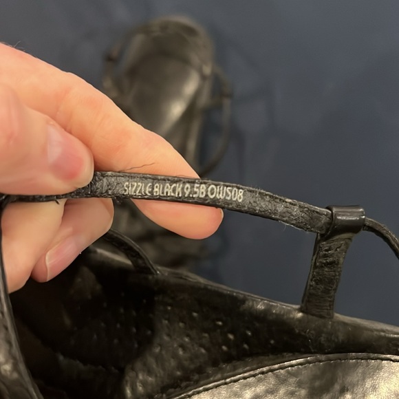 Earth Kalso 9.5 Sizzle Black Used Priced to sell no offers - Picture 5 of 7